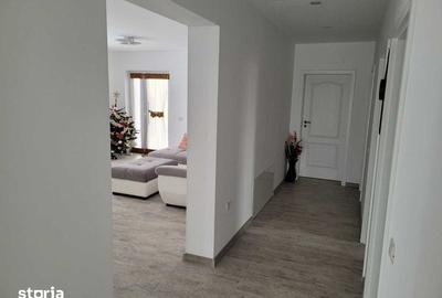 Casă cu 4 camere cu Teren 138 Mp în Central