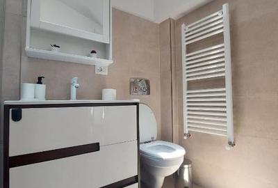 Casă cu 2 camere cu Canalizare în P-ța Universității - 5