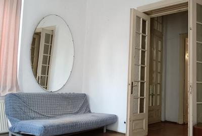 Casă cu 8 camere cu Teren 155 Mp în Unirii