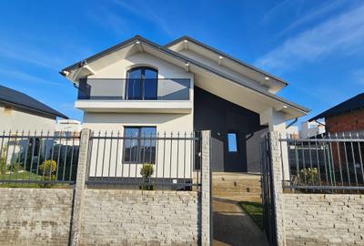 Casă individuală cu 5 camere cu Canalizare în Tunari