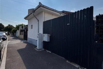 Casă cu 3 camere cu Teren 107 Mp în Delfinariu