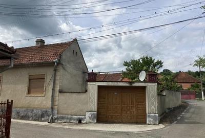 Casă cu 4 camere în Săvârșin - 10
