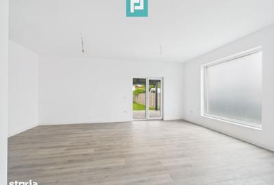 Casă cu 4 camere cu Teren 300 Mp în Utvin