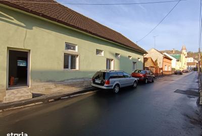 Spațiu comercial, de 200 mp, în Central