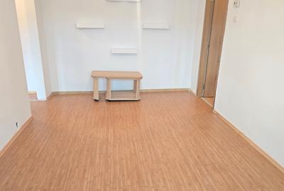 Apartament cu 21 camere semidecomandat în Micro 15 - 4