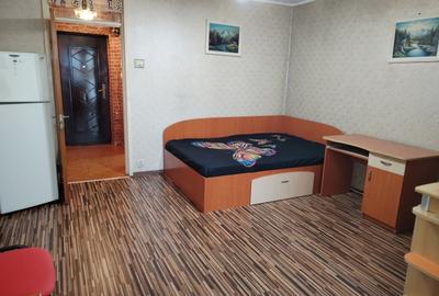 Garsonieră decomandată în Vitan