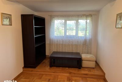 Casă cu 8 camere cu Teren 2530 Mp în Măneciu