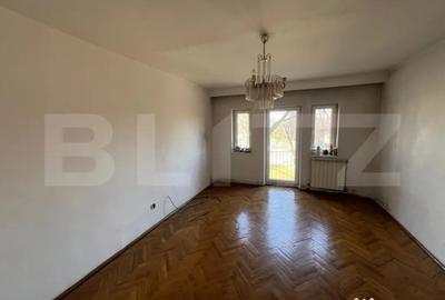 Apartament cu 5 camere decomandat în Semicentral