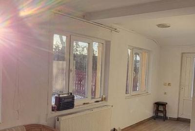 Casă cu 4 camere cu Teren 180 Mp în Zvoriștea