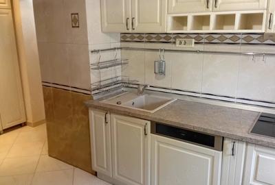 Apartament cu 3 camere decomandat în UTA - 1