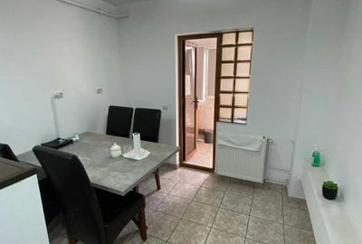 Apartament cu 2 camere decomandat în 1 Mai