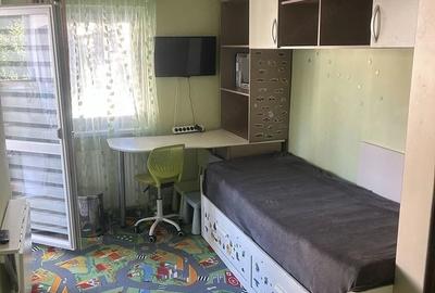 Apartament cu 3 camere decomandat în Drumul Carului
