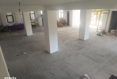 Casă cu 10 camere cu Teren 970 Mp în Calea București - 20