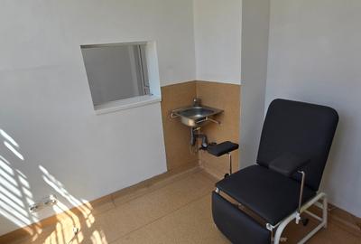 Spațiu comercial, de 90 mp, în Central - 8