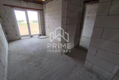 Casă cu 4 camere cu Teren 85 Mp în Teiu - 3