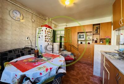 Apartament cu 3 camere semidecomandat, mobilat în Pajura - 10