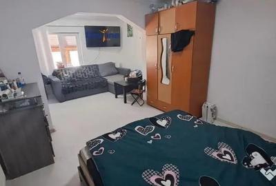 Casă cu 2 camere cu Teren 100 Mp în Galata