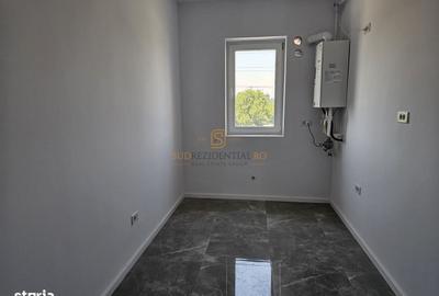 Apartament cu 3 camere decomandat în Sud