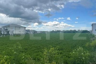 Teren de 2000 mp, în Central