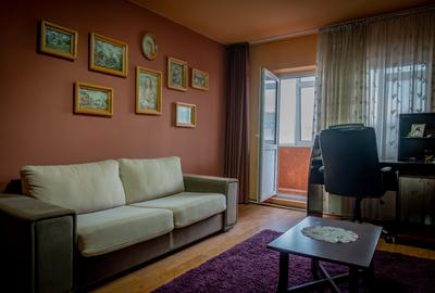 Apartament cu 2 camere decomandat în Moinești
