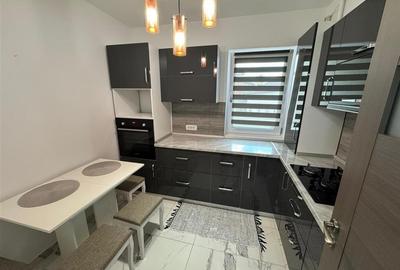 Apartament cu 2 camere semidecomandat, mobilat în Central