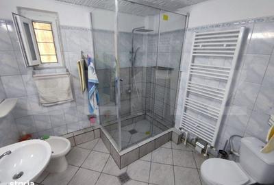 Casă cu 3 camere în Central