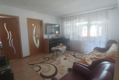 Apartament cu 3 camere semidecomandat în Central - 6