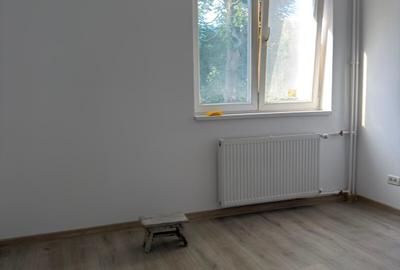 Apartament cu 3 camere decomandat în Titan - 3