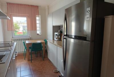 Apartament cu 2 camere decomandat în Republicii