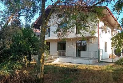 Casă individuală cu 6 camere cu Canalizare în Mogoșoaia