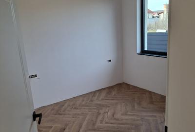 Casă individuală cu 4 camere cu Canalizare în Trivale - 20