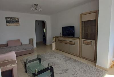 Apartament cu 3 camere decomandat, mobilat în Central - 1