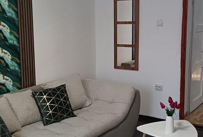 Apartament cu 2 camere decomandat în Central