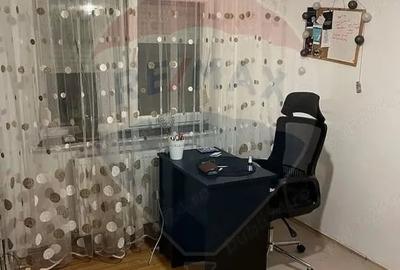 Apartament cu 3 camere decomandat în Sărari - 4