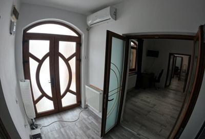 Casă cu 4 camere cu Teren 210 Mp în Central