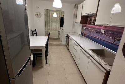 Apartament cu 4 camere decomandat în Exterior Vest