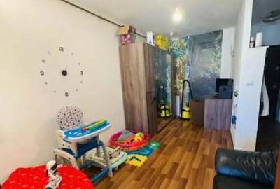 Apartament cu 2 camere semidecomandat în Florești