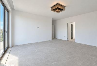 Casă cu 5 camere cu Teren 500 Mp în Central