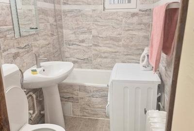 Apartament cu 2 camere semidecomandat în Bucur Obor