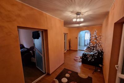 Casă cu 4 camere în Valu lui Traian