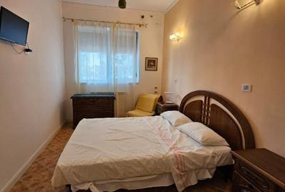 Apartament cu 2 camere decomandat, mobilat în Capitol