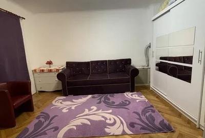 Casă cu 4 camere nedecomandat cu Teren 900 Mp în Central