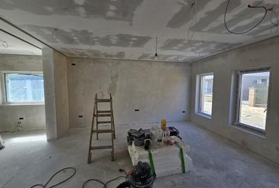 Duplex cu 4 camere cu Canalizare în Moșnița Veche - 10