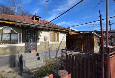 Casă individuală cu 4 camere cu Teren 600 Mp în Vălenii de Munte