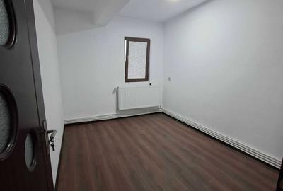 Apartament cu 2 camere decomandat în Cug - 3