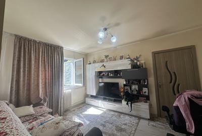 Apartament cu 3 camere semidecomandat, mobilat în Mănăștur