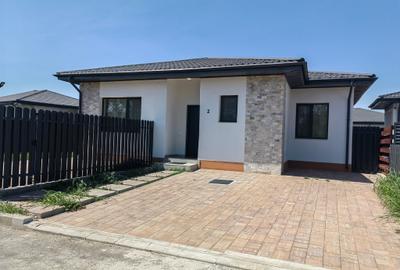 Casă cu 4 camere cu Teren 300 Mp în Corbeanca