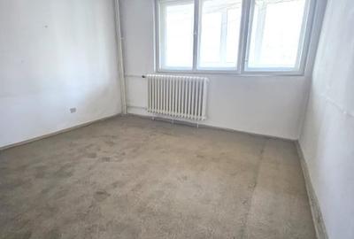 Apartament cu 2 camere semidecomandat în Titulescu - 1