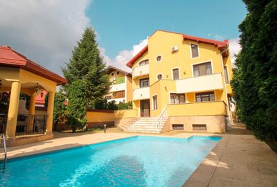 Casă cu 11 camere cu Canalizare în Pipera