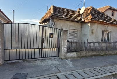 Casă cu 3 camere în Oșorhei